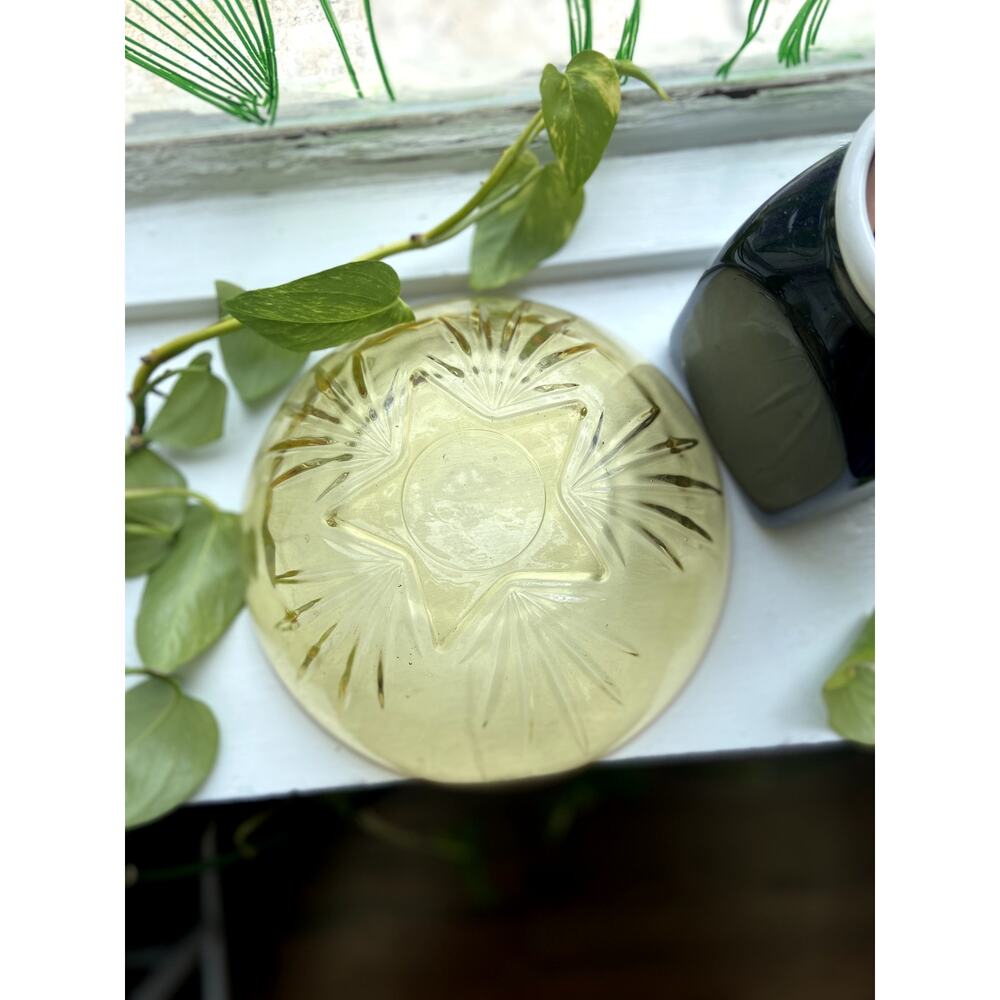 Star Glass Bowl Depression Glass Style - Picture 5 of 6